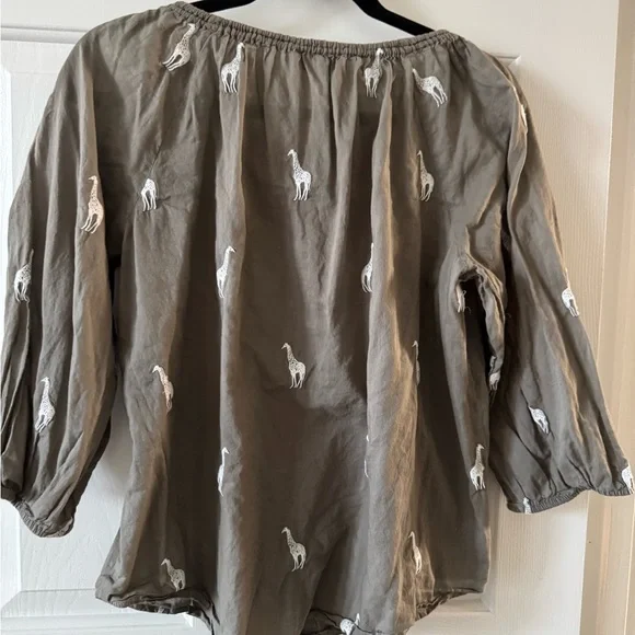 Loft BoHo, top, S, taupe with white giraffes, three-quarter sleeves, N WOT - Picture 6 of 7